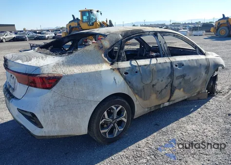 2021 Kia Forte Fe/Lxs z USA, uszkodzony, nr VIN 3KPF24ADXME316497